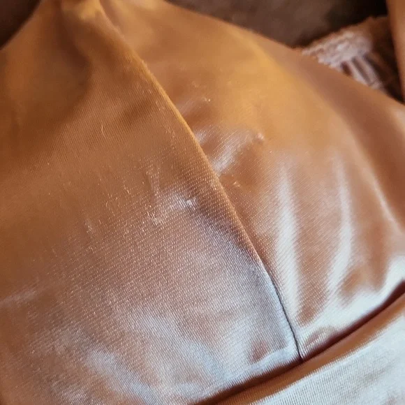 Silky metallic creamish/pink crop tank top with adjustable straps womans small - Picture 12 of 12